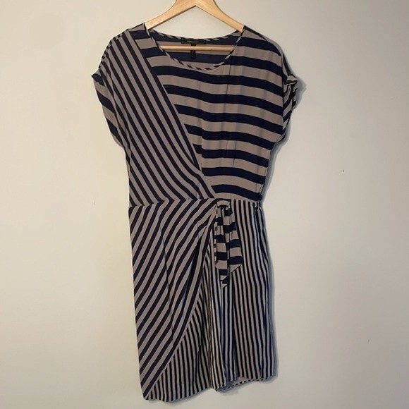 BCBGMaxAzria Giovanna Silk Striped Dress Medium - Picture 4 of 10